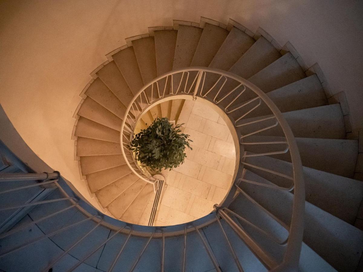 The Best Rent - Modern Duomo Apartment Milan Bagian luar foto