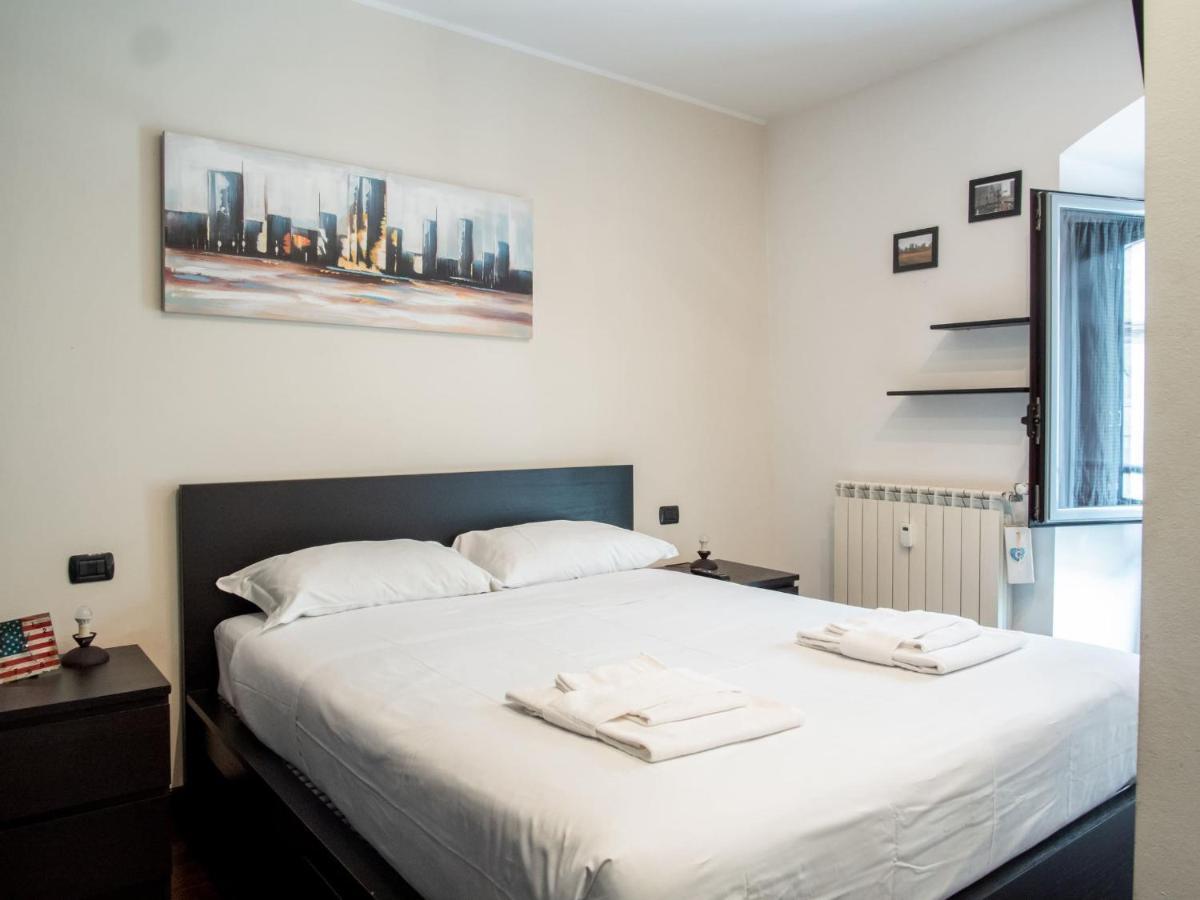The Best Rent - Modern Duomo Apartment Milan Bagian luar foto