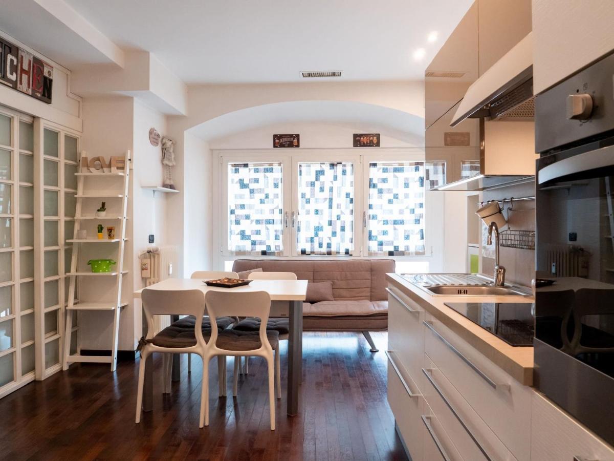 The Best Rent - Modern Duomo Apartment Milan Bagian luar foto